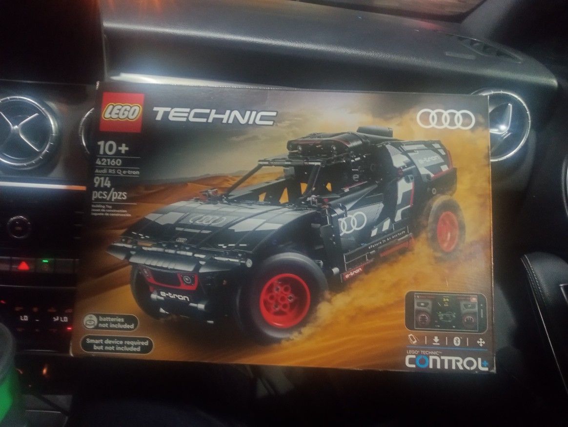 Lego Audi RS Q e-tron