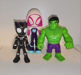 Spidey and his Amazing Friends figures Black Panther Hulk and larger rubber Ghost spider Gwen Stacy