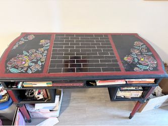 Desk/table w tile-vintage