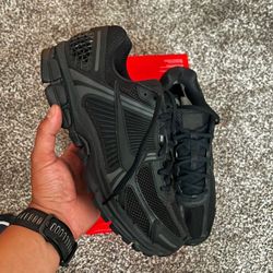 Nike Vomero Size 11