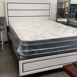 Queen Size Bed Frame Headboard Footboard With NEW Mattress And Boxspring 