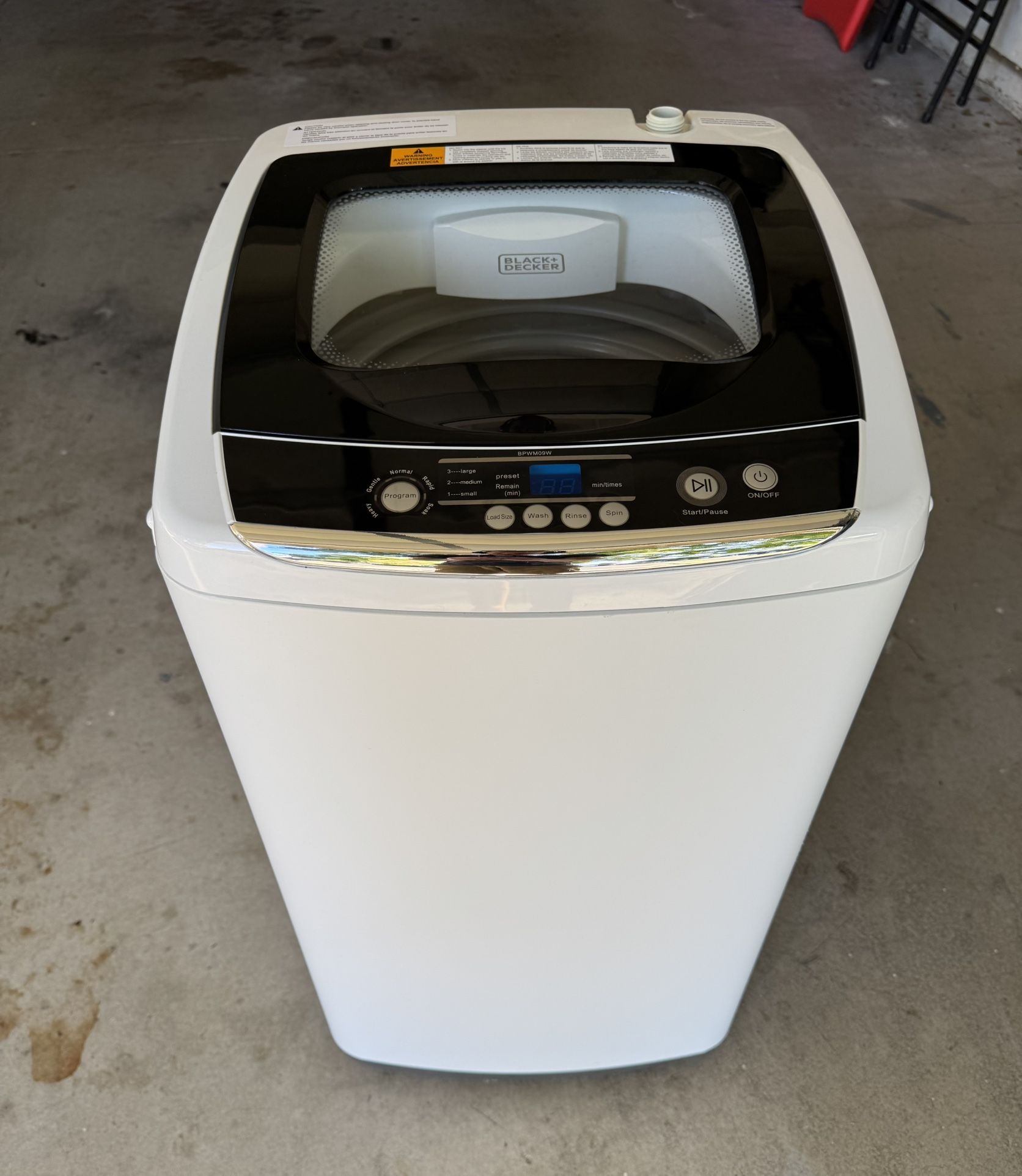 BLACK+DECKER 0.9 Cu. Ft. Portable Washer — Good condition BLACK+DECKER 0.9 Cu. Ft. Portable Washer in good condition. 31.1” in height (41.5” when lid
