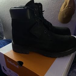 Black Timberland Shoes (size 8 1/2)