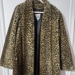 Vintage Leopard Faux Fur Coat – J. Percy – Oversized Fit (S fits up to M) – Glam Statement