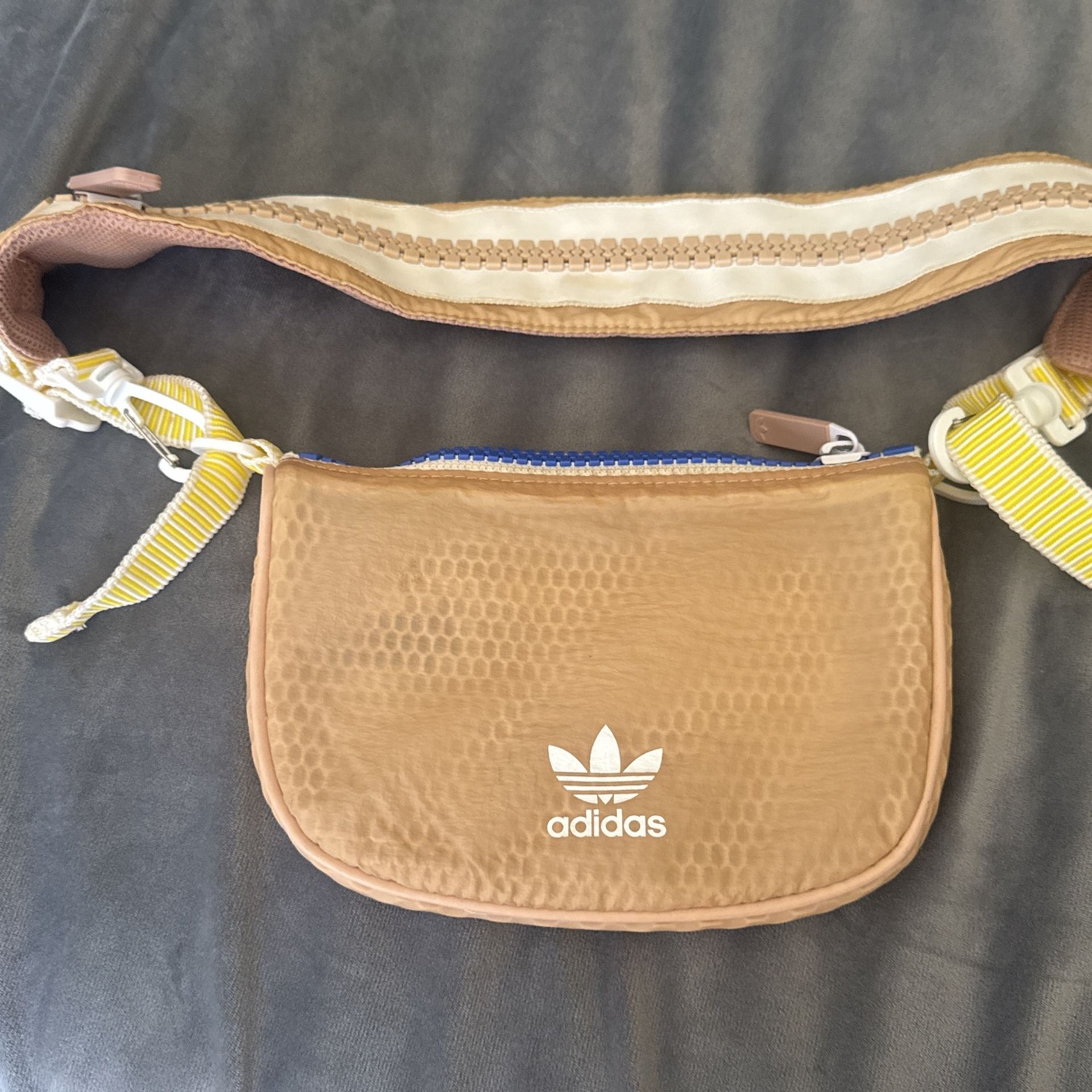 Adidas Fanny Pack Purse Cool brand new!!