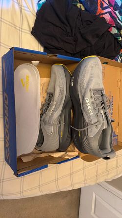 Men’s shoes size 14 extra wide
