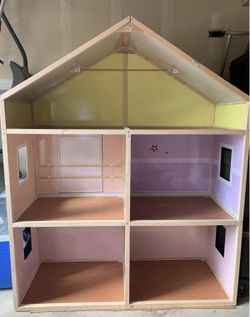 6 ft doll house