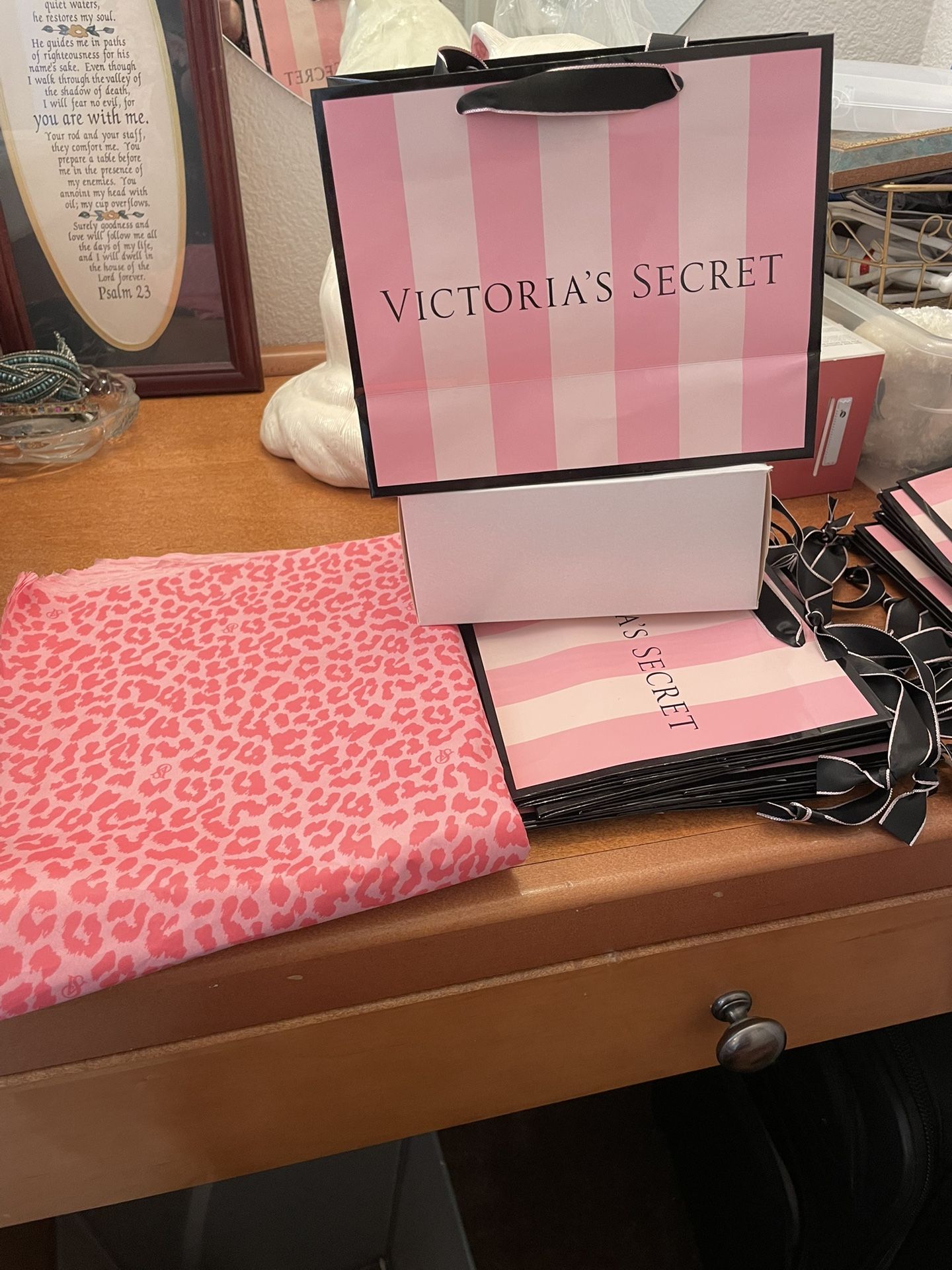 victoria’s secret gift bags