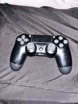 PS4 controller