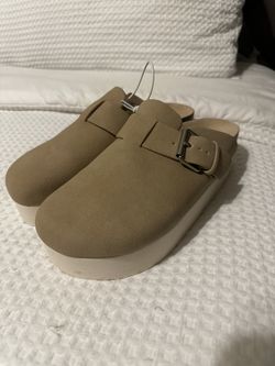 Madden Girl Clogs Platform 