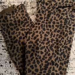 18 Pairs Of Pant And Leggings Women’s Size Medium And Large 