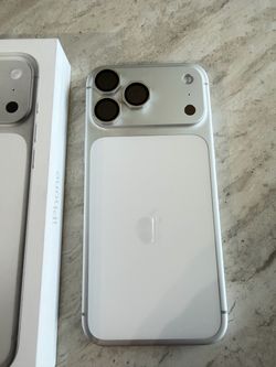 Apple iPhone 17 Pro Max 256GB Silver β Like New β Original Box