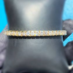 14k solid yellow gold 8CTW Natural Diamond Tennis 7.25”bracelet 4.3mm
