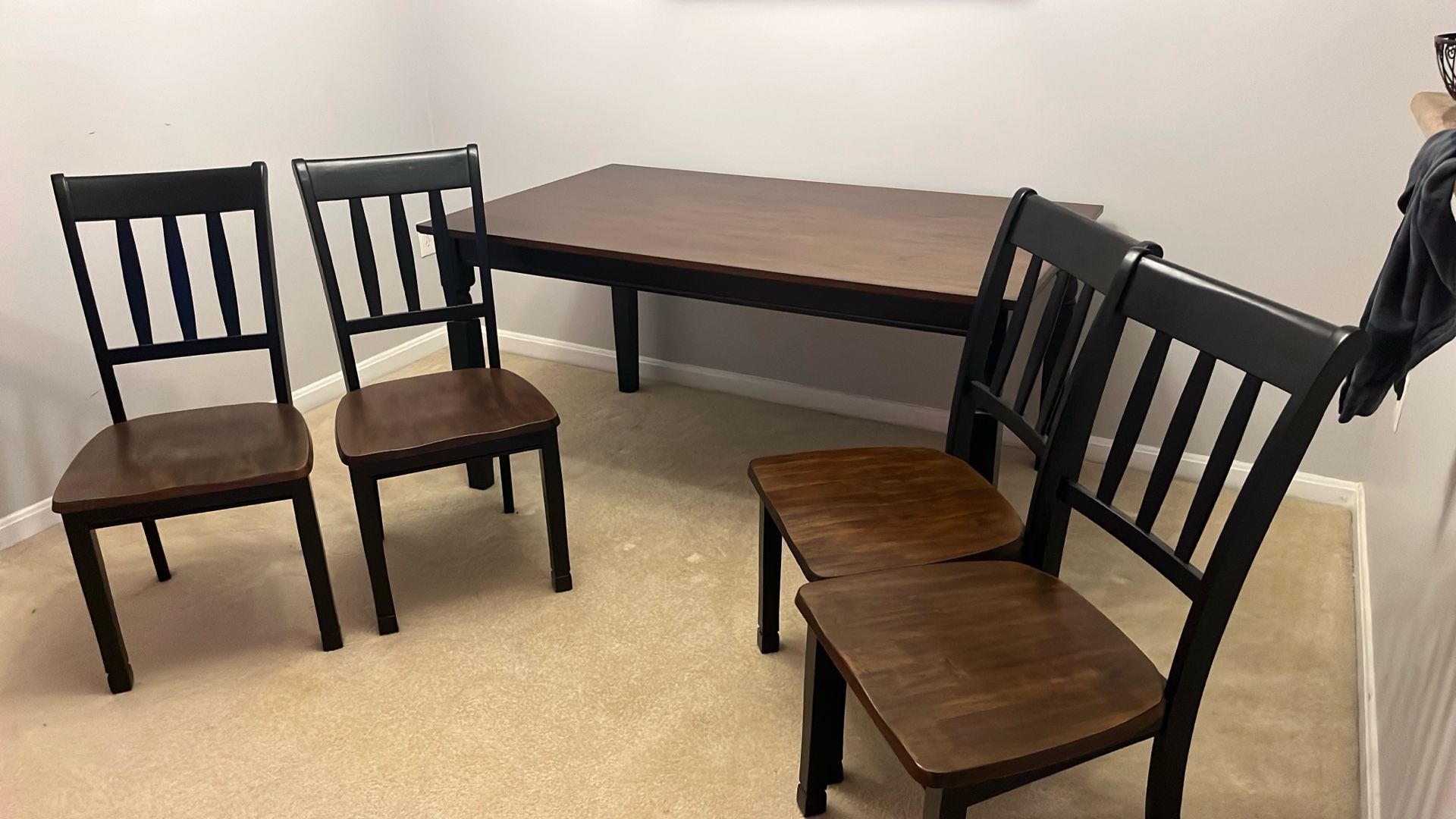 Kitchen Table W Chairs