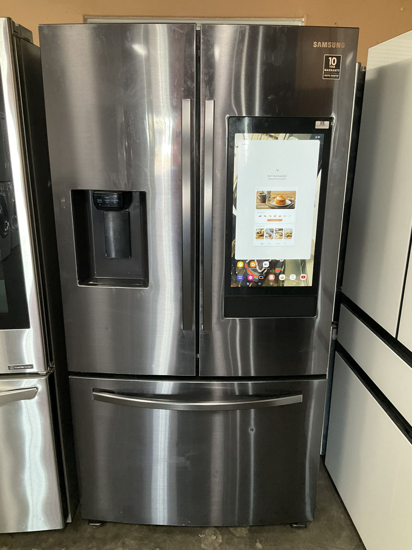 Refrigerator with tablet