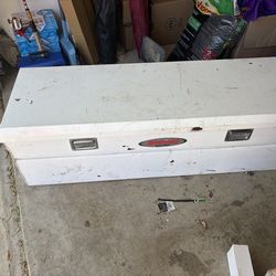 Truck toolbox