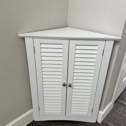 Corner cabinet/stand