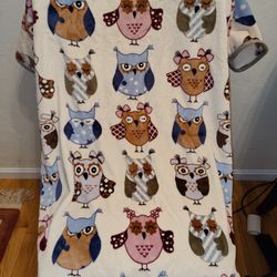 NEW, NEVER USED Adorable Owl Microfiber Fleece Blanket 40"X55"
Softer, More Durable Than Others