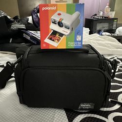 Poloroid Go Bundle Gen 2. Comes With Onn Carrying Case And 25 Extra Films
