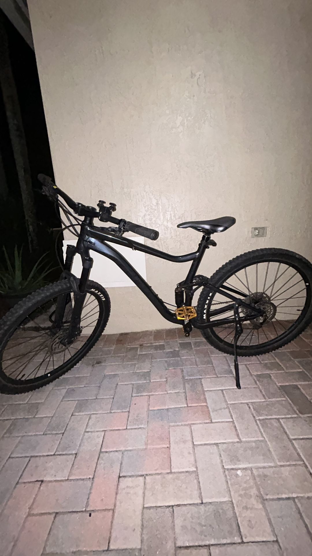Giant Stance Mountain Bike 29”
