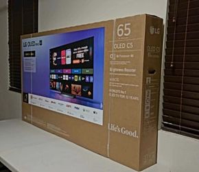65 Inch OLED LG C5 Smart TV 4K UHD with 120 Hz refresh rate. New in the box 2025 Model.