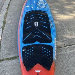 SUP STARBOARD HYPERNUT QUAD WITH FINS