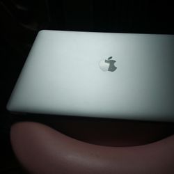 MacBook Laptop