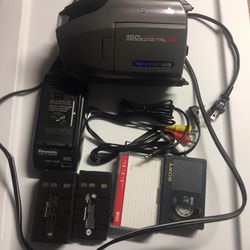 Panasonic PV-L600D Compact VHS VHSC VHS-C Camcorder Tape Player VCR Playback camera Transfer