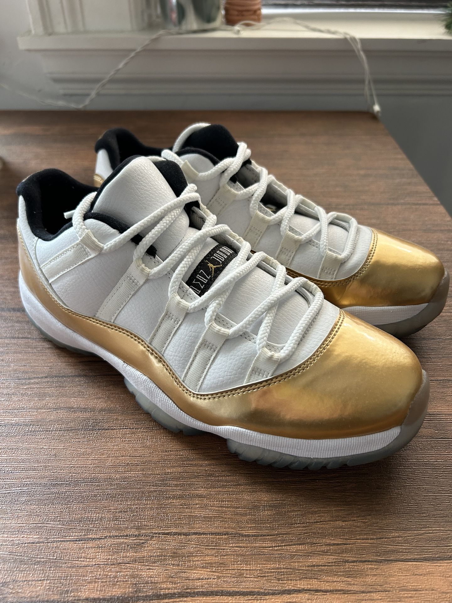 Jordan 11 Low ‘Closing Ceremony’ Size 9.5M