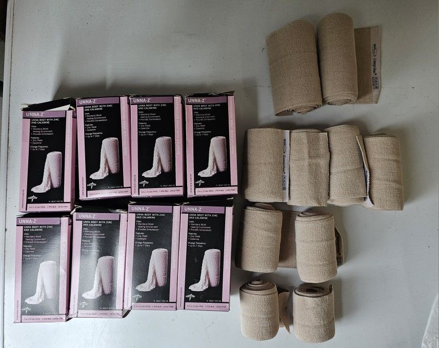 10 Ea Multi Size Cotton Wraps And 8 Ea Zinc And Calamine Wraps