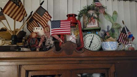 Gingerbread cookie jar decor