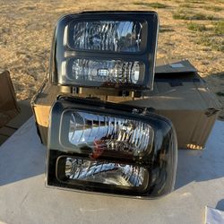 05-07 Ford F250 F350 Headlights New