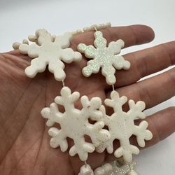 White VNG Snowflake Christmas Tree Garland 105 Iridescent Glitter 1.5 Snowflakes