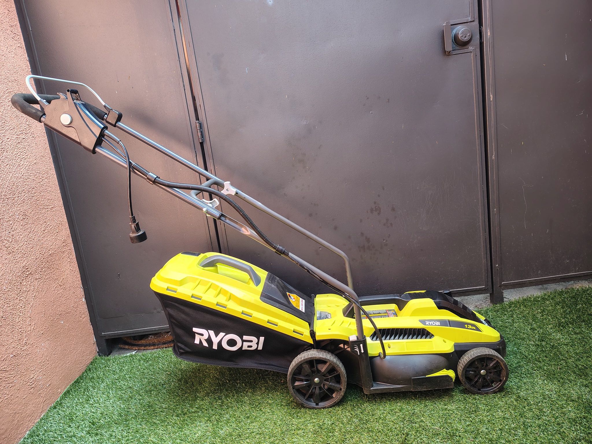RYOBI 13 in. 11 Amp Corded Electric Walk Behind Push Lawn Mower