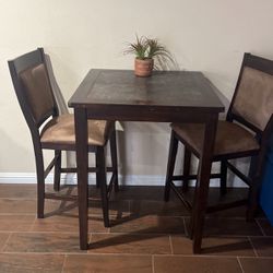 Breakfast Table And Chairs 