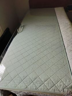 Free glass shower door
