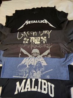 Large graphic T-shirt lot