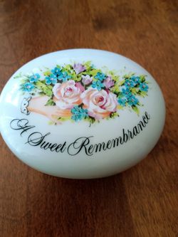 A Sweet Remembrance Trinket