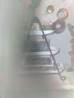 Glaasbstand with decoration