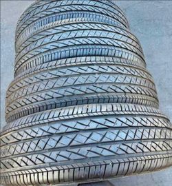 235 60 18 Bridgestone tires Con 80% de Vida Las 4
