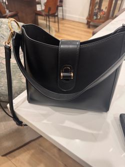 Black Leather Bucket Shoulder Bag