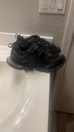 BALENCIAGA