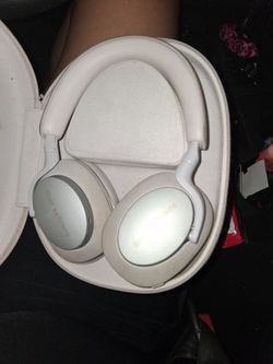 BOWERS AND WILKINS HEADPHONES