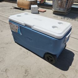 COLEMAN ICE CHEST 