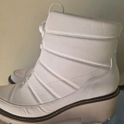 Boots, Off White Waterproof, Size 8.5