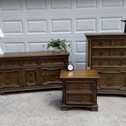 Thomasville Dresser Set