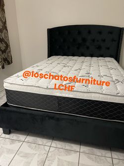 Cama tamaño Queen con colchones incluidos