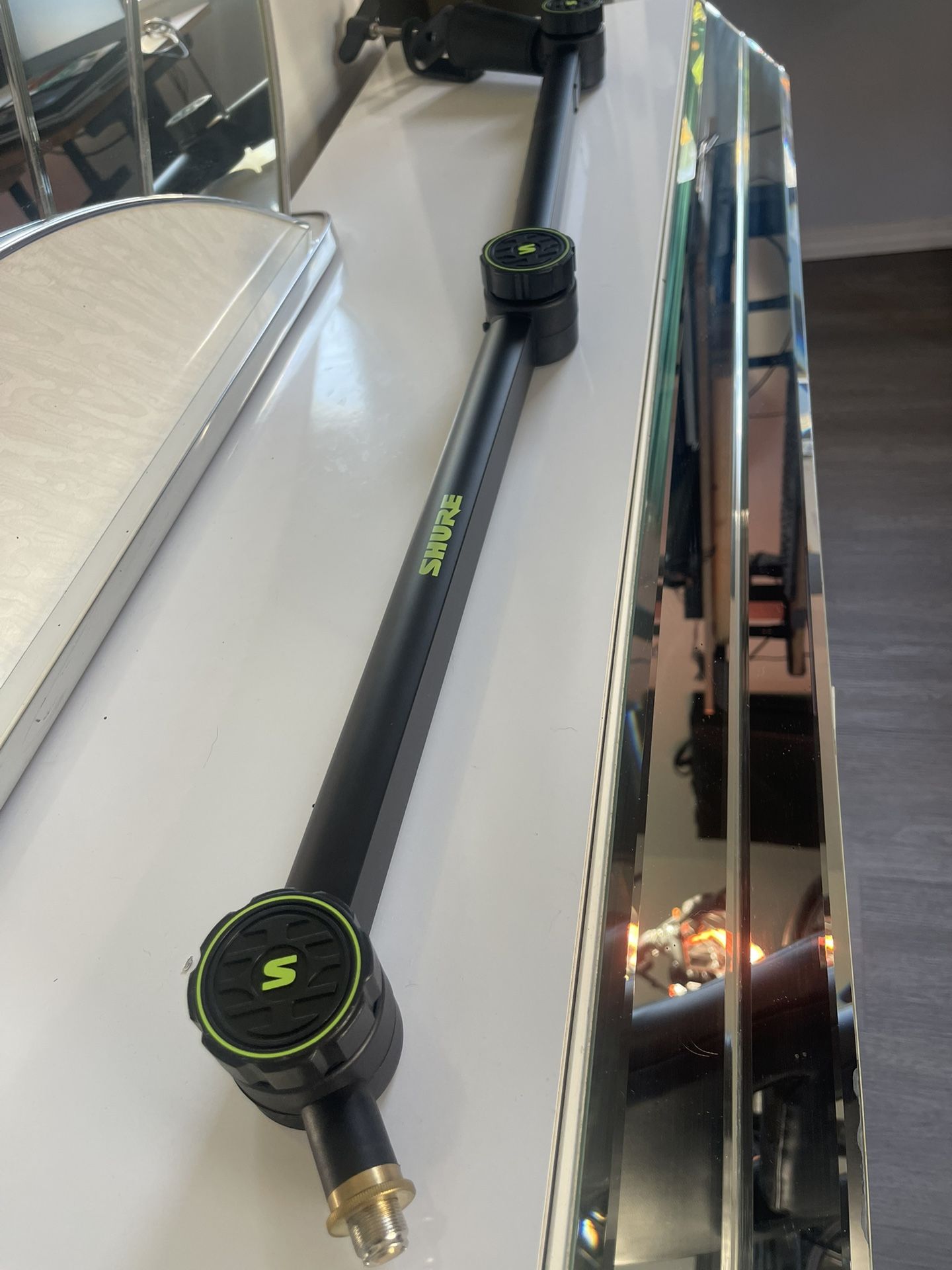 Shure Gator Boom Arm Articulating Desktop Mic Stand