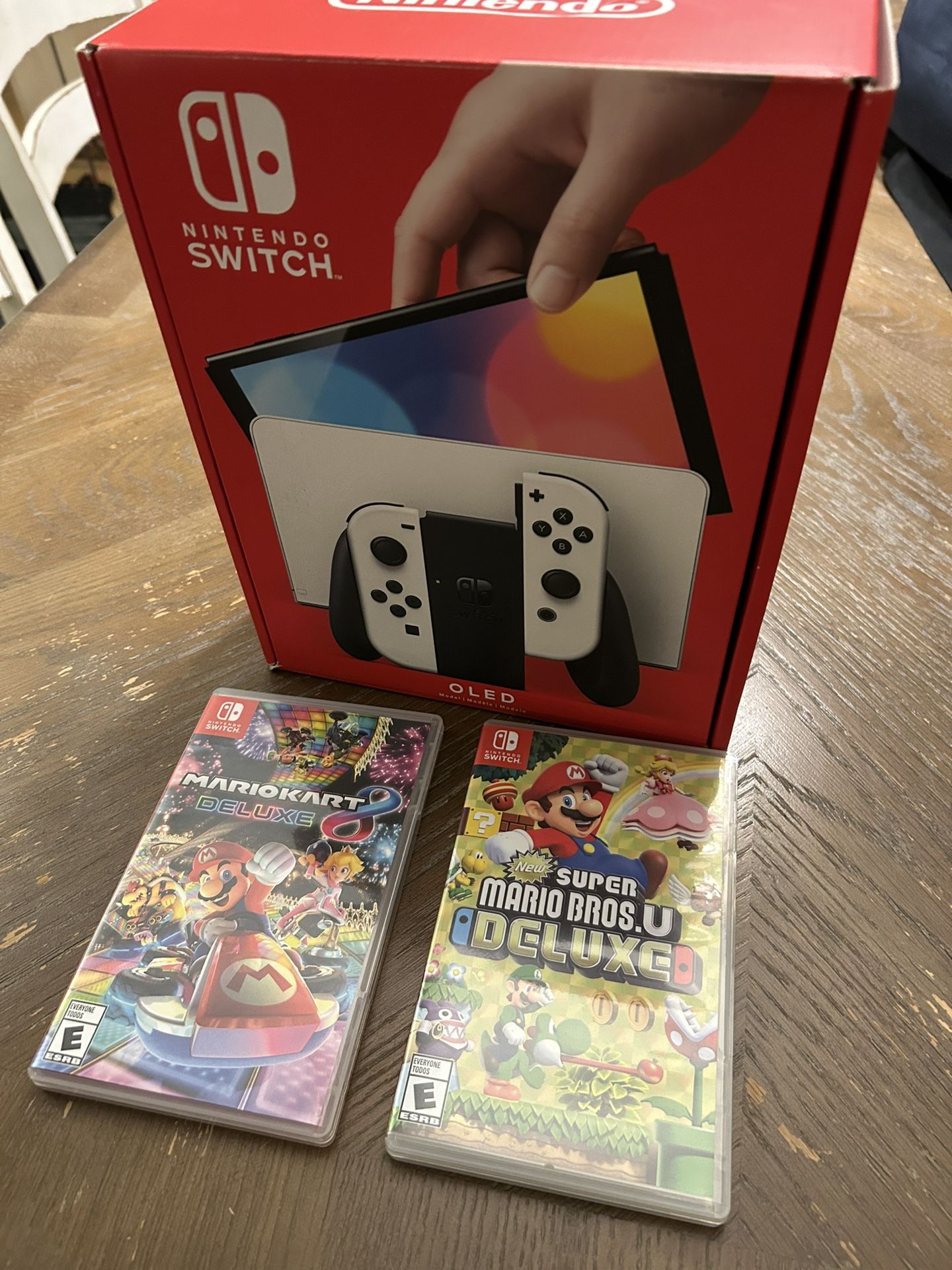 Nintendo Switch – OLED Model With White Joy-Controler