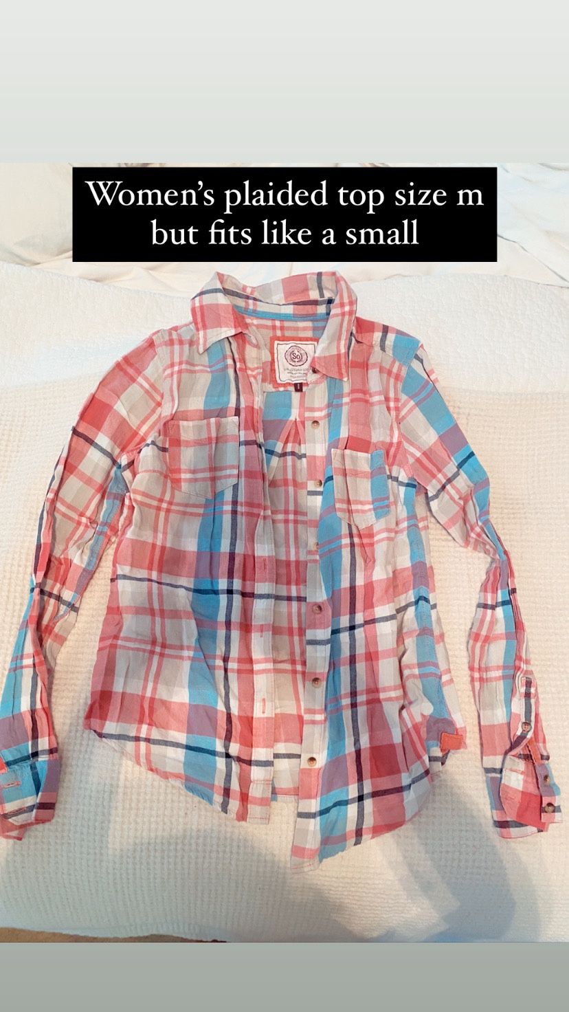 Women’s plaid shirt